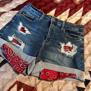 Judy Blue distressed shorts